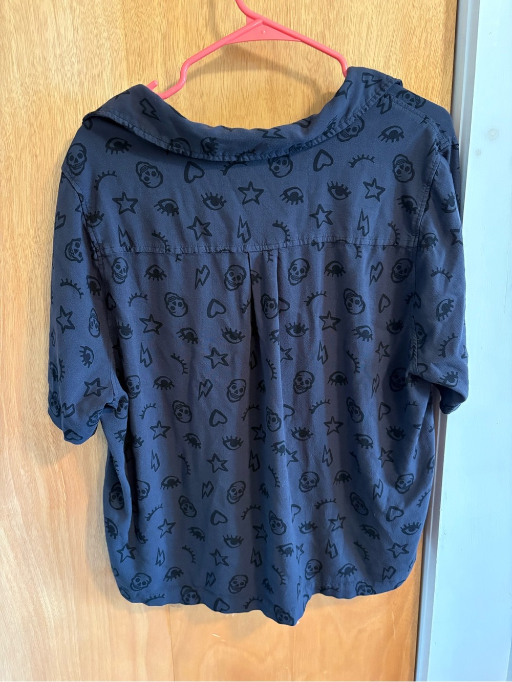 Torrid Charcoal Gray Cropped Button Up Top Size 2 - Picture 2 of 3